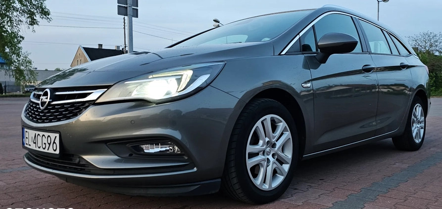 Opel Astra cena 40300 przebieg: 127089, rok produkcji 2018 z Łask małe 529